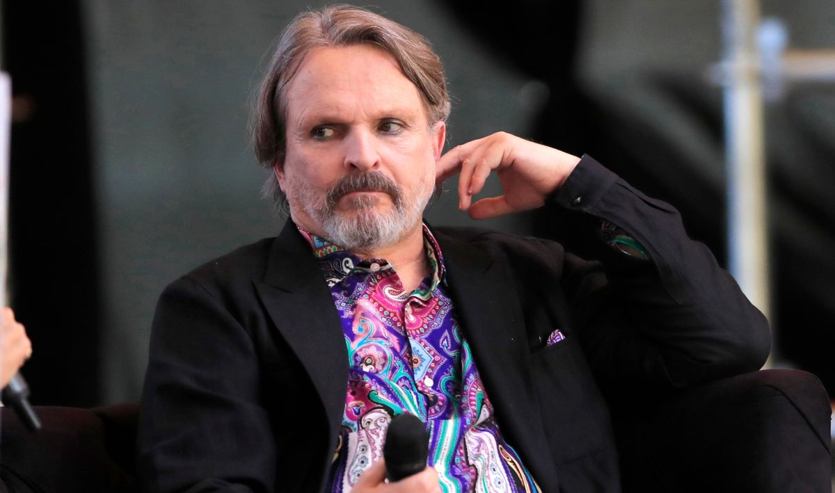 Miguel Bosé cancels his trip to Spain due to a herniated disc operation