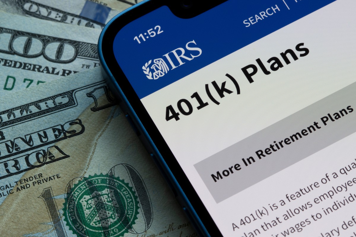 El ajuste significa que un ahorrador 401(k) de 50 años o más puede aportar un máximo de $30,000 a su plan de jubilación en 2023.