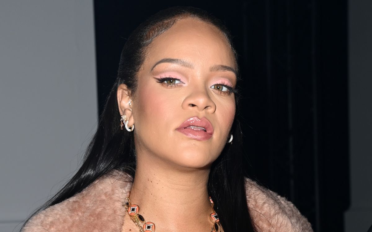 Rihanna regresará al mundo de la música, pero no descuida su línea de lencería. 