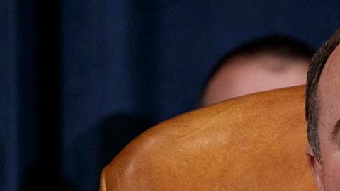 Adam Schiff califica como débil a McCarthy, quien lo expulsará de su cargo.