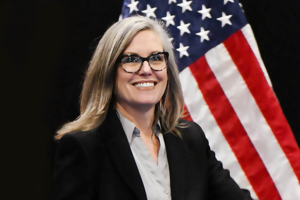 Katie Hobbs defenderá las reglas electorales de Arizona, tras las