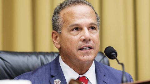 El representante Cicilline buscará evitar que Trump llegue a la presidencia.