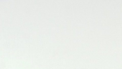 Bárbara de Regil le hace una broma a su esposo.