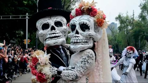 Día de Muertos: cómo la saga de James Bond “inventó” el llamativo desfile de Ciudad de México