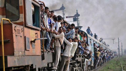 Un cadáver viaja 900 km en el baño de un tren en India sin ser detectado