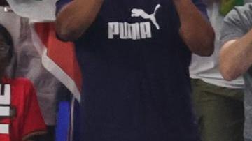 Video muestra el momento en que la Guardia Costera rescata a un hombre que cayó de un crucero y sobrevivió flotando durante 15 horas