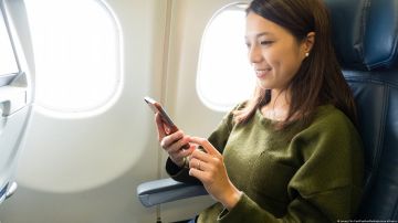 La Unión Europea pone fin al "modo avión" y permite uso de 5G durante los vuelos