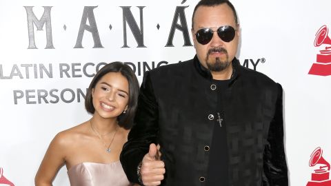 Pepe Aguilar convivió con doble de su hija Ángela.