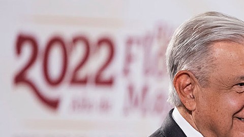 AMLO ve "racismo" en intentos de destituir al presidente de Perú Pedro Castillo