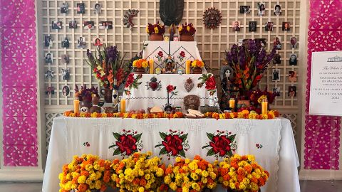 Altar del Día de Muertos instalado en el Ala Oeste de la Casa Blanca.