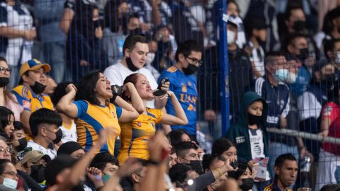 Aficionada mexicana que mostró sus senos a todo un estadio ahora se vuelve profesional en OnlyFans