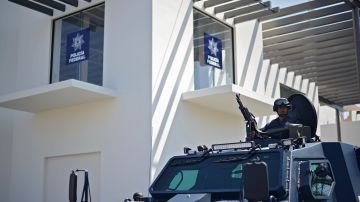Autoridades mexicanas emiten orden de aprehensión contra amigo de turista estadounidense asesinada en Los Cabos