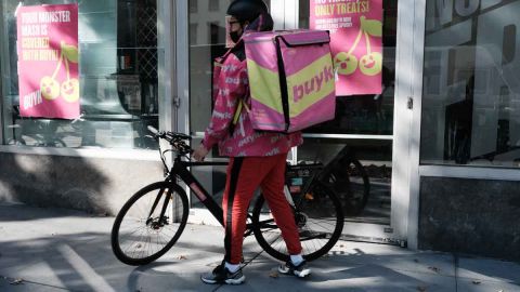 Las entregas de comestibles se derrumbaron al decretarse el final de la emergencia sanitaria en Estados Unidos