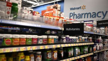 CVS, Walmart y Walgreens acuerdan pagar 13,800 mdd por opioides en Estados Unidos