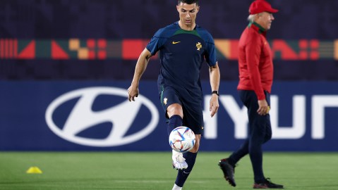 Cristiano Ronaldo listo para su debut en Qatar.