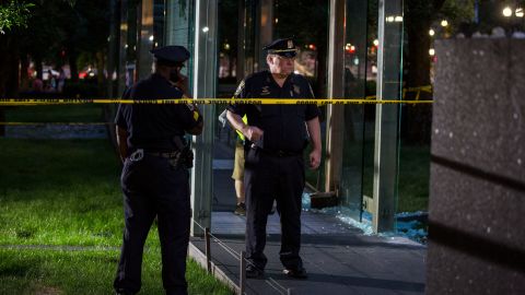 Cuerpos de 4 bebés encontrados en apartamento de Boston