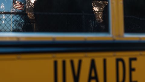 Destapan grabaciones al 911 realizadas por niña de 10 años durante la masacre de Uvalde en Texas