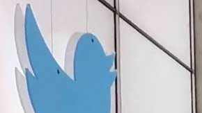 Adquirir a Twitter y pretender restructurarlo internamente le está costando miles de millones de dólares