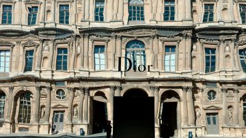 Estrella porno Gigi Dior fue demandada por Christian Dior Couture