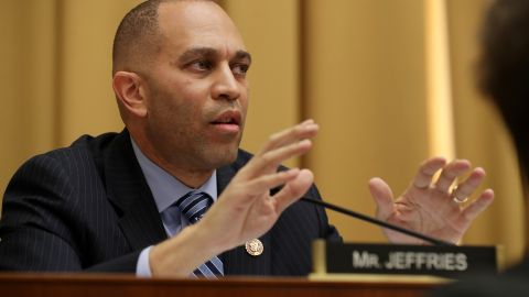 Hakeem Jeffries se postuló al cargo de líder de la minoría demócrata en la Cámara.