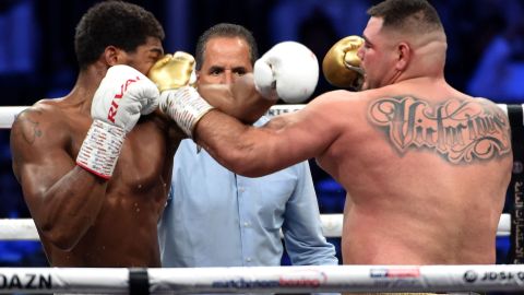 Andy Ruiz (derecha) quiere tener su tercer combate ante Anthony Joshua (izquierda)