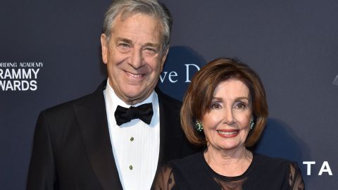 Paul y Nancy Pelosi en una gala en Beverly Hills en enero de 2020.