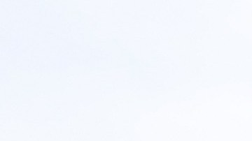 Una vista general de las canchas de tenis de césped no preparadas en el Bank of England Sports Grounds