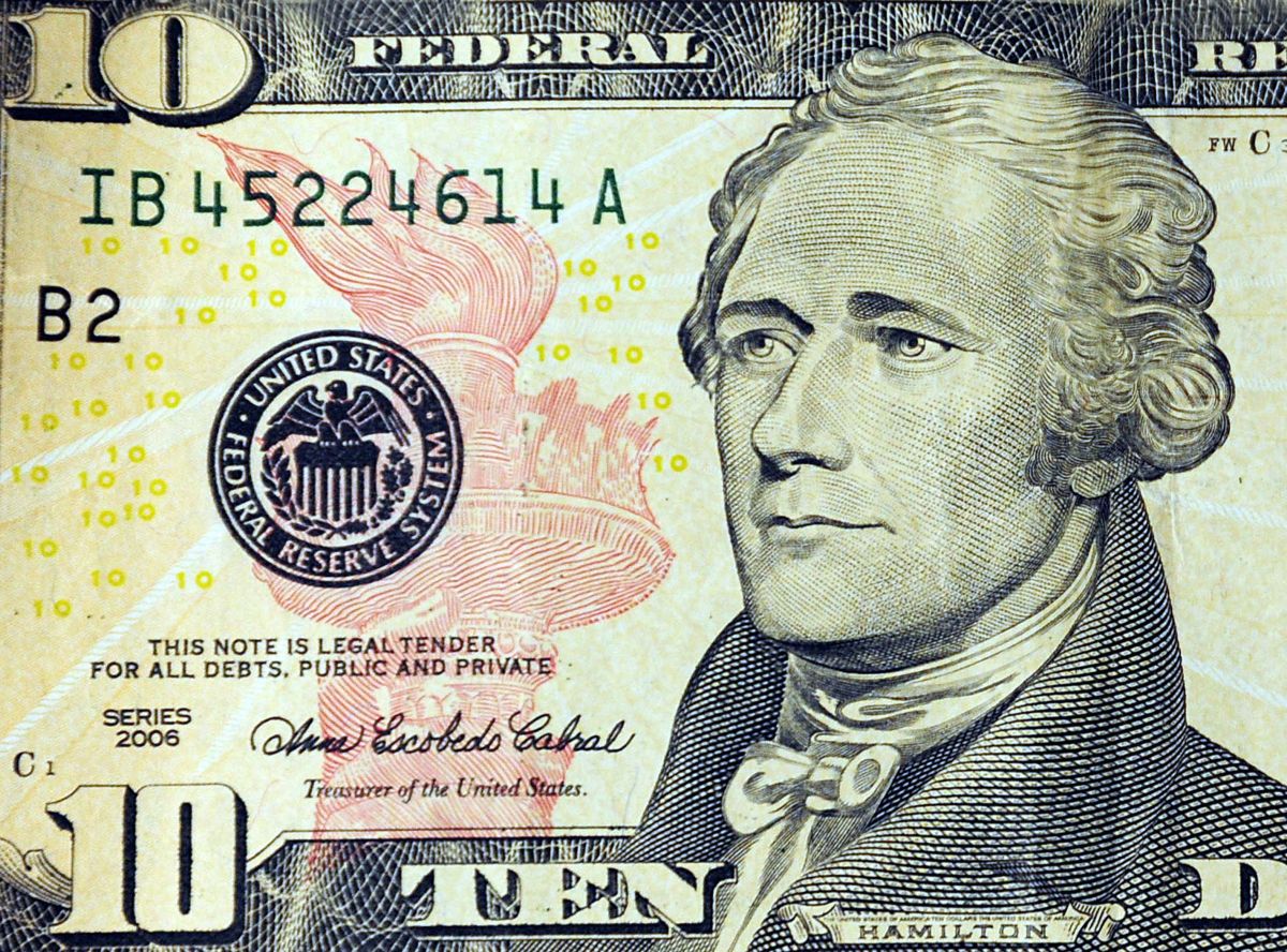 El dólar avanza y hoy también le gana al peso mexicano.