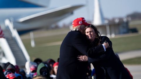 El expresidente Trump apoyó la campaña de Sarah Sanders.