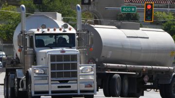 Cientos de hogares en Pennsylvania evacuados tras accidente de camión cisterna lleno de combustible