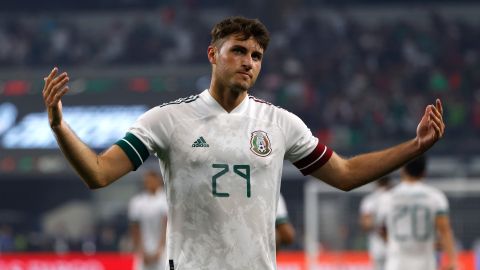 Santiago Giménez, delantero mexicano que irá al Mundial Qatar 2022.