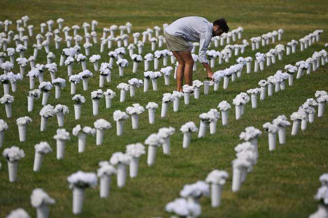 Un Monumento a las víctimas de la Violencia Armada se erigió en el National Mall en Washington, DC, el 7 de junio de 2022.
