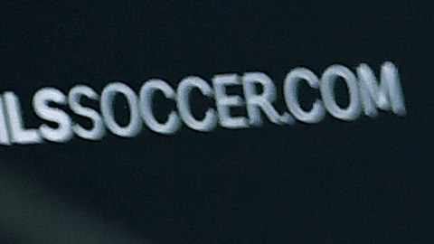 El mediocampista Kelly Acosta durante la rueda de prensa previa a la final de la MLS.