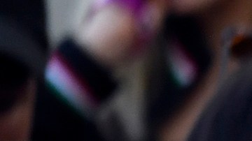 El cantante Justin Bieber en compañía de su pareja apoyando a LAFC en la final de la MLS.