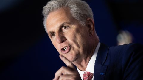 Kevin McCarthy aspira a ser elegido presidente de la Cámara de Representantes.