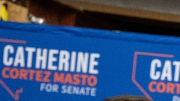 La senadora Catherine Cortez Masto logró que los demócratas mantuvieran la mayoría en el Senado.