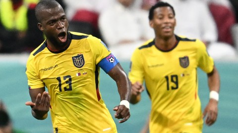 El delantero ecuatoriano Enner Valencia marcó el primer gol del Mundial Qatar 2022.