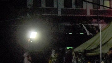 VIDEO: Sismo de 5.6 grados en indonesia deja más de 50 muertos y centenares de heridos