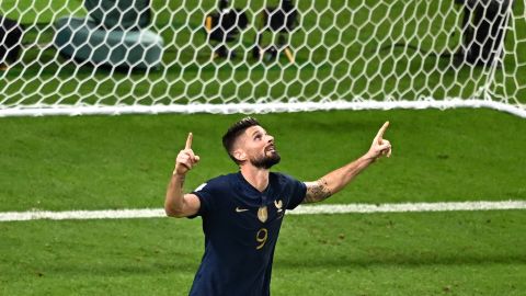 Oliver Giroud, delantero de la Selección de Francia celebrando un gol en Mundial Qatar 2022.