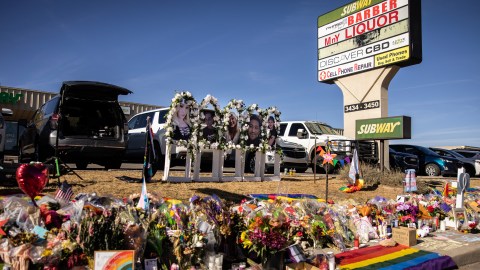Sospechoso del tiroteo en e Colorado se cambió de nombre cuando era adolescente después de ser víctima de acoso