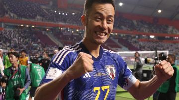 Maya Yoshida, defensor japonés, celebra la victoria de su Selección sobre Alemania en el Mundial Qatar 2022.