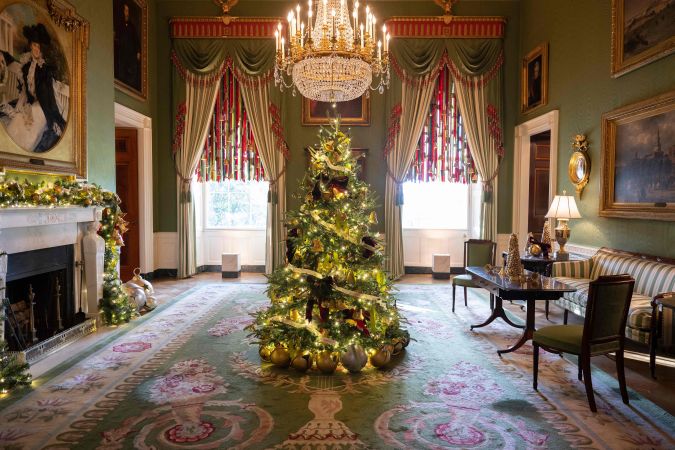FOTO: Casa Blanca presenta su decoración navideña, que incluye 77 árboles y más de 80,000 luces