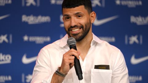 Sergio 'Kun Agüero en su presentación con el FC Barcelona.