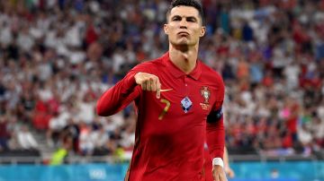 Cristiano Ronaldo celebrando gol con la Selección de Portugal.