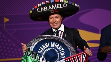 El aficionado mexicano Héctor Chávez Ramírez en el sorte del Mundial Qatar 2022.