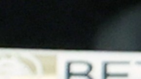 Dmitry Bivol durante su combate contra Canelo Álvarez.