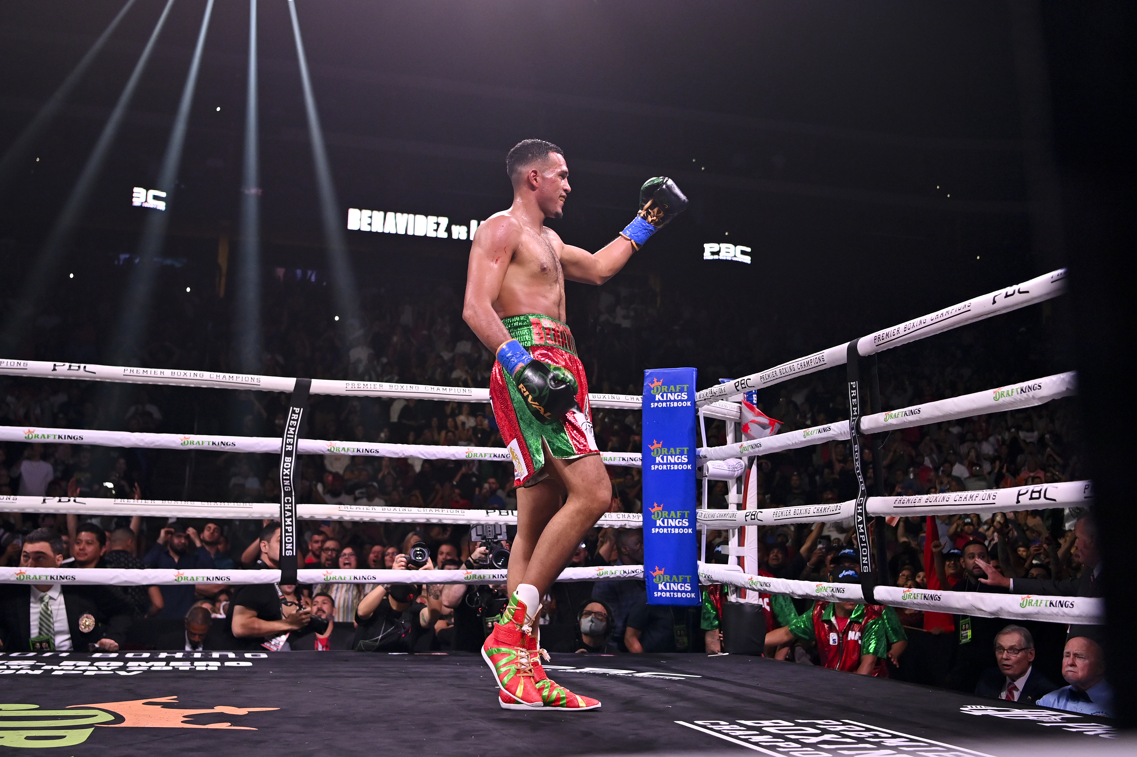 CMB Aprobó Que El Ganador De La Pelea Entre David Benavidez Y Caleb ...