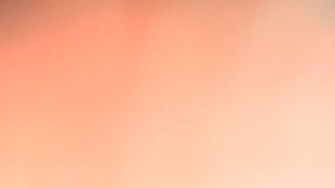 Gerard Piqué lanzando un beso durante un partido del FC Barcelona.