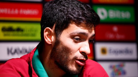 Raúl Jiménez durante una conferencia de prensa con la selección mexicana en septiembre de 2022.