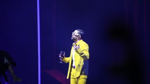 Bad Bunny se presenta como artista invitado en el Concierto de Mora en el Coca-Cola Music.